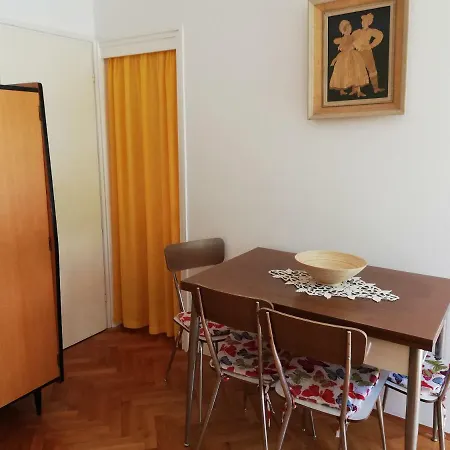 Apartment Mirjana *